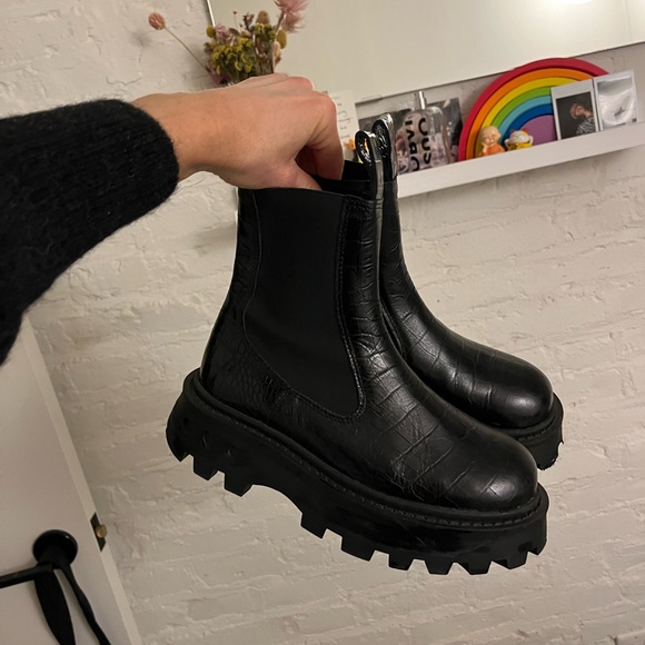 Simon Miller Leather Chelsea Boots - Picture 1 of 12